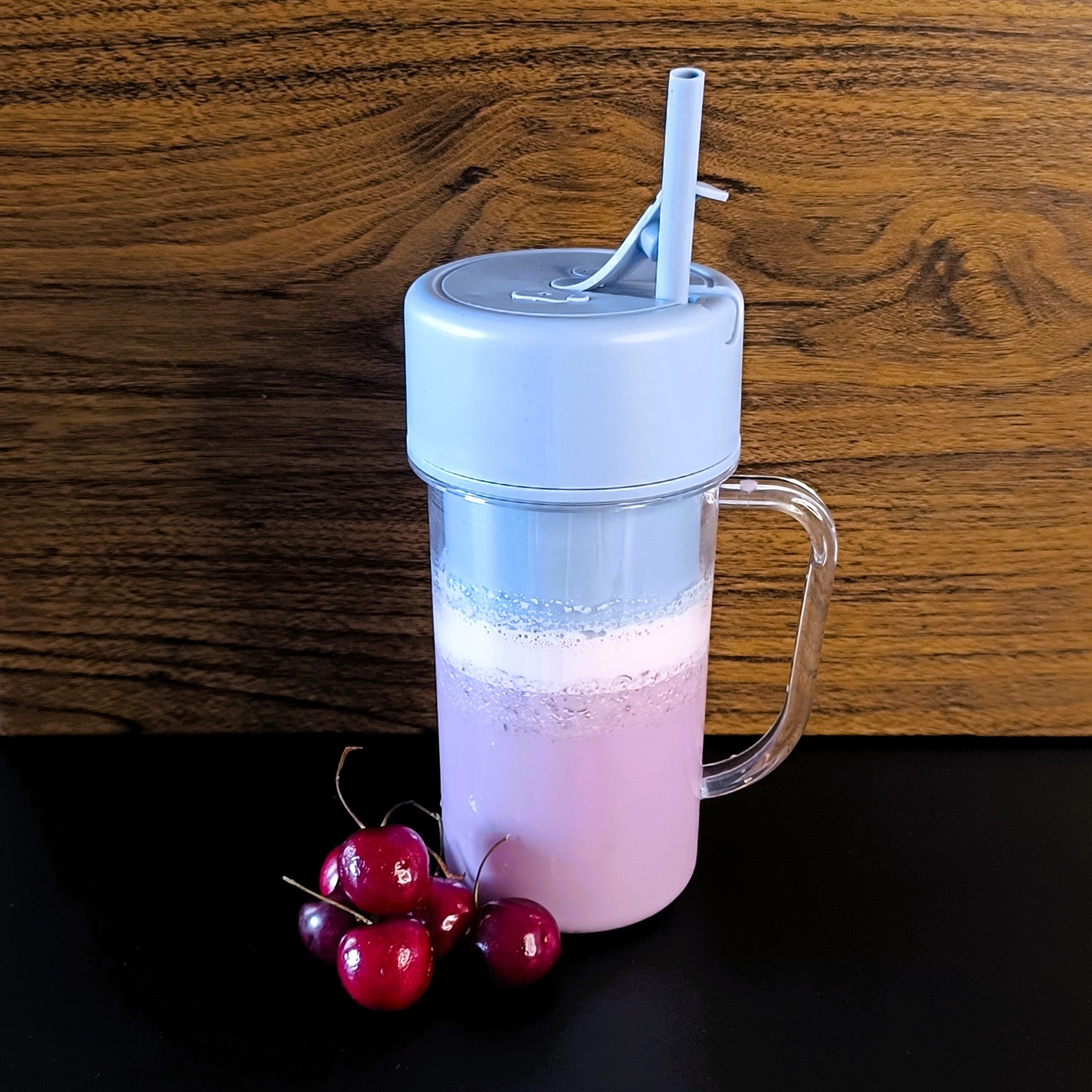 Vaso batidora portátil con pajita